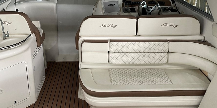 Sea Ray 330 Sundancer