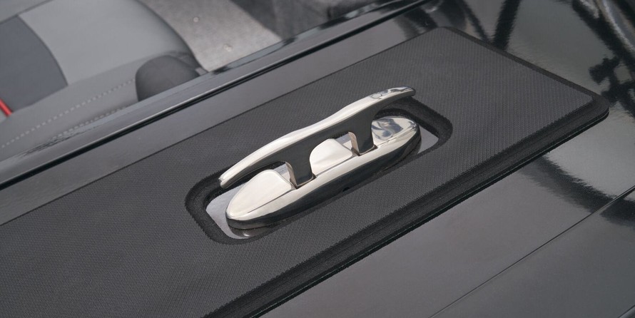 Tracker Targa V-19 WT