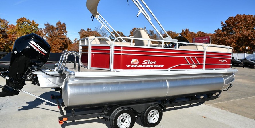 Sun Tracker Party Barge 20 DLX