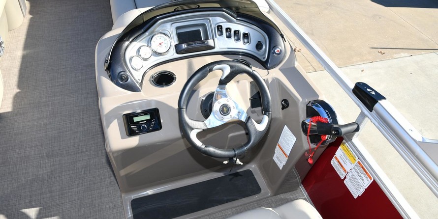 Sun Tracker Party Barge 20 DLX