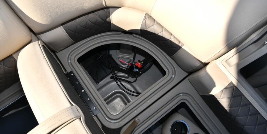 Sun Tracker Party Barge 20 DLX