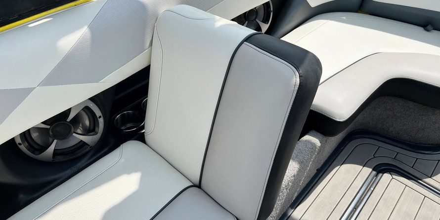 Malibu Wakesetter 23 LSV