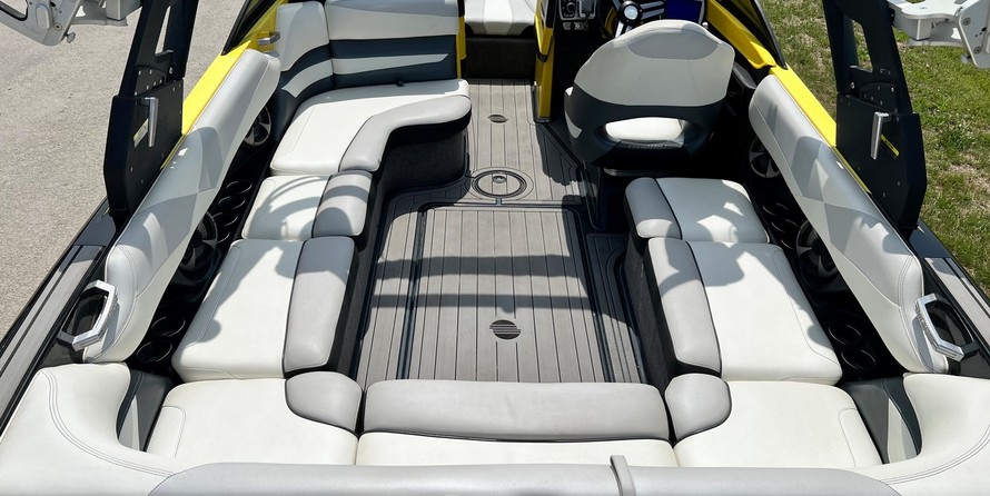 Malibu Wakesetter 23 LSV