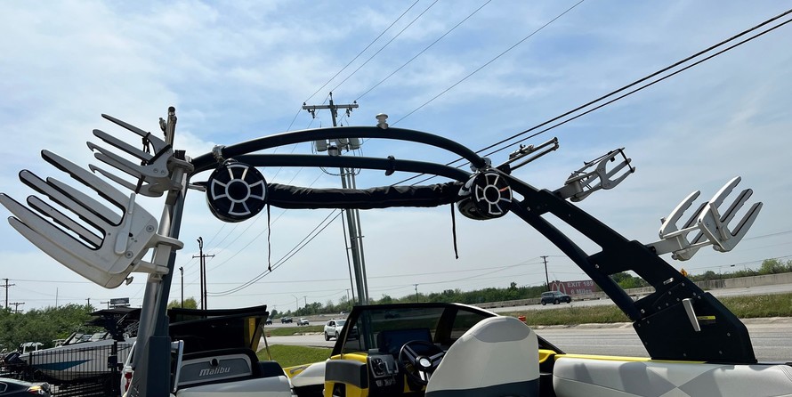 Malibu Wakesetter 23 LSV