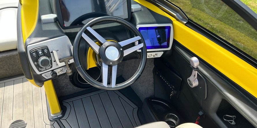 Malibu Wakesetter 23 LSV