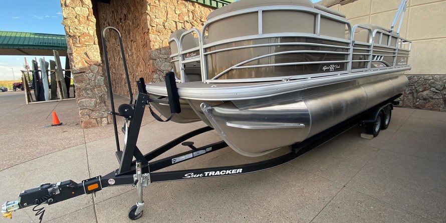 Sun Tracker SportFish 22 XP3