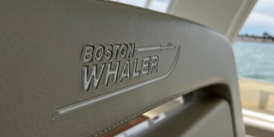 Boston Whaler 350 Realm