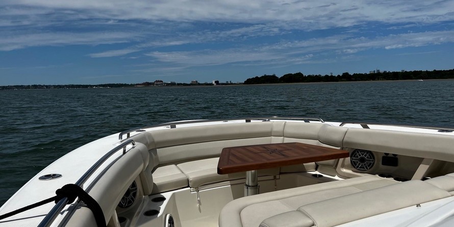 Boston Whaler 350 Realm