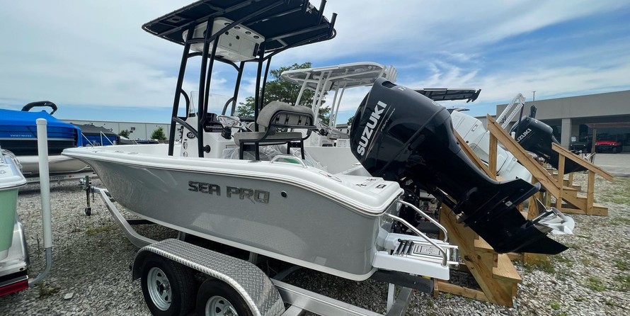 Angler Pro Boats 2900 center console