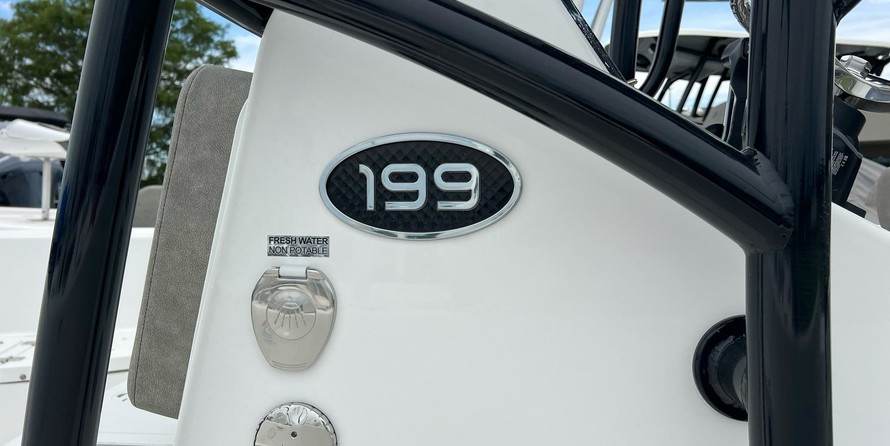 Angler Pro Boats 2900 center console