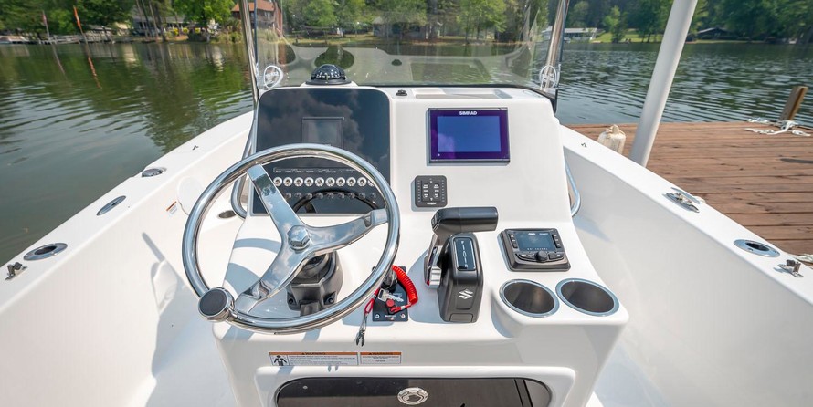 Angler Pro Boats 2900 center console