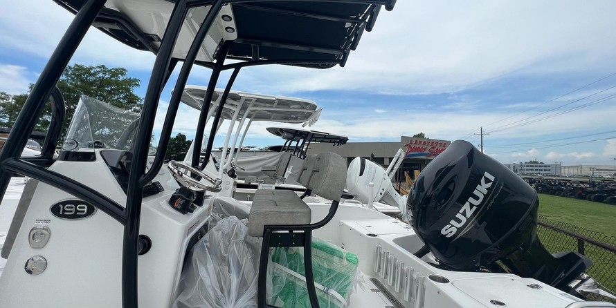 Angler Pro Boats 2900 center console