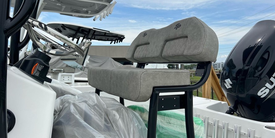 Angler Pro Boats 2900 center console