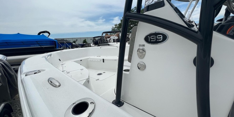 Angler Pro Boats 2900 center console