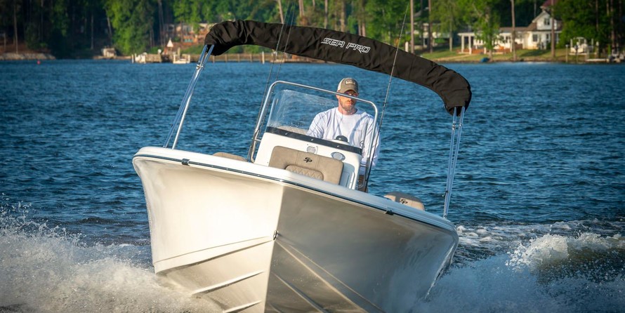 Angler Pro Boats 2900 center console