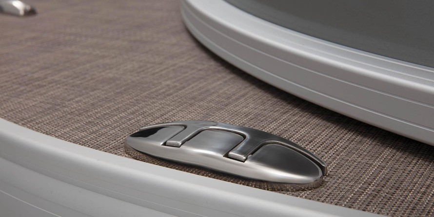 Sun Tracker Party Barge 18 DLX