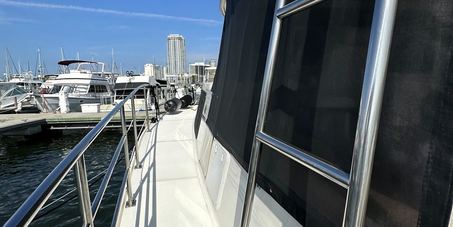 Endeavour trawlercat 44