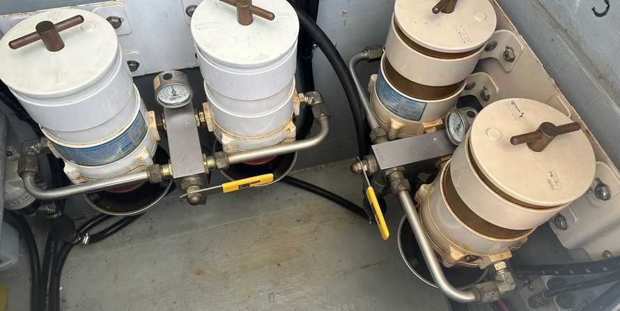 Endeavour trawlercat 44