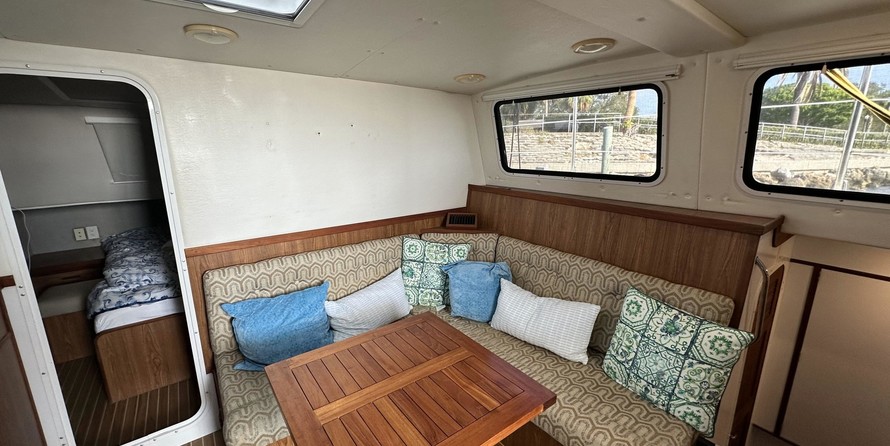 Endeavour trawlercat 44