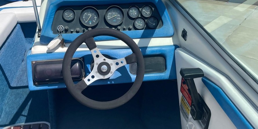 Sea ray 260 bow rider select