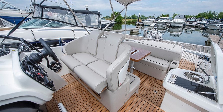 Cranchi Endurance 30