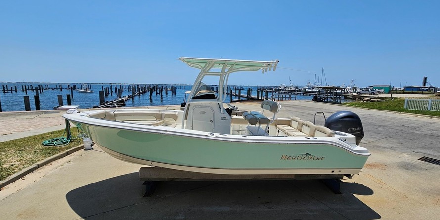 Nauticstar 2302 legacy