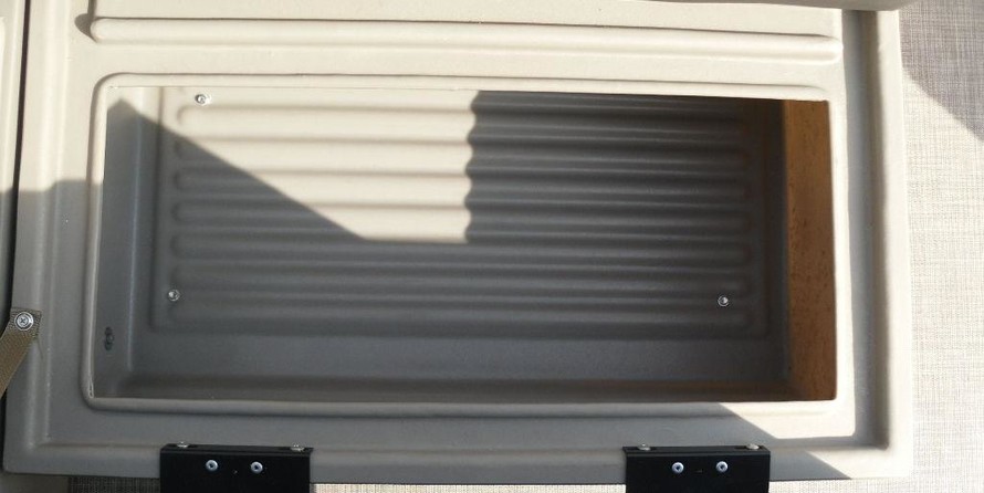 Sun Tracker Party Barge 18 DLX