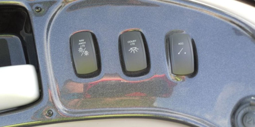 Sun Tracker Party Barge 18 DLX