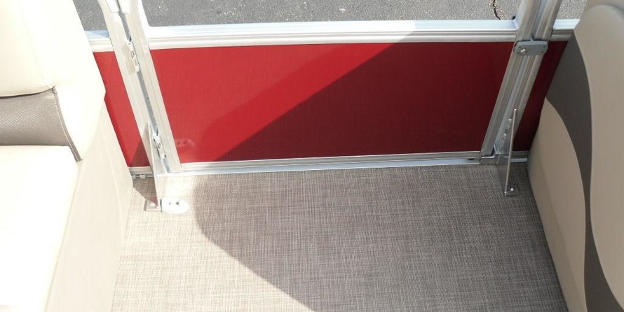 Sun Tracker Party Barge 18 DLX