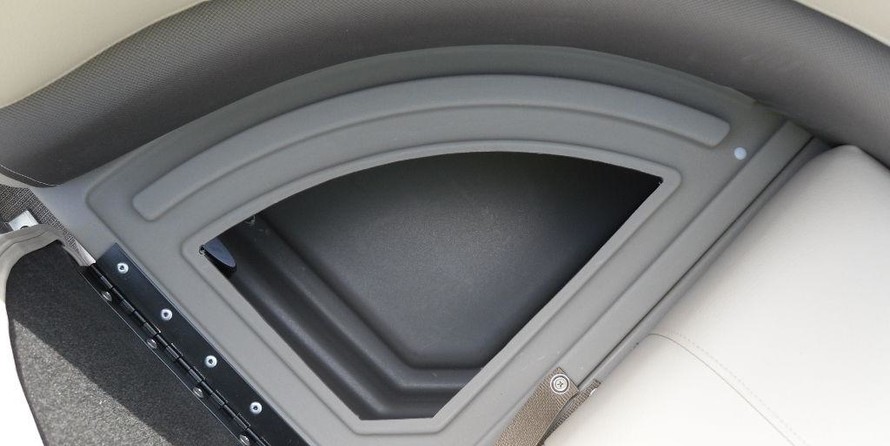 Sun Tracker Party Barge 18 DLX