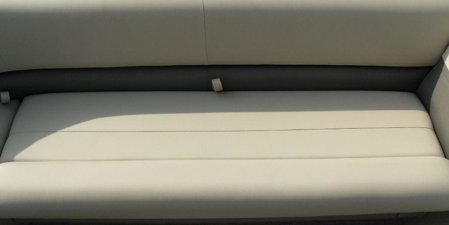 Sun Tracker Party Barge 18 DLX