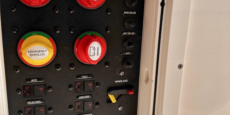 Cobia 217 center console