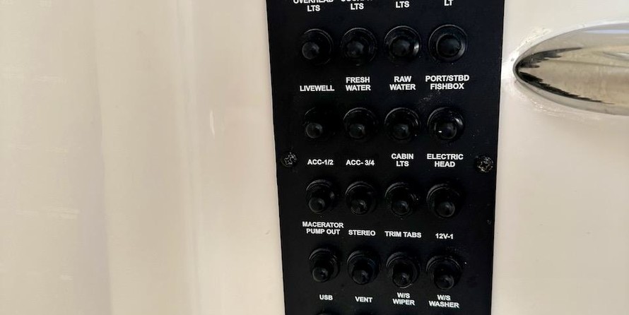 Cobia 217 center console