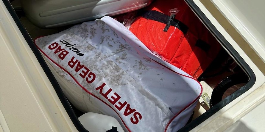 Cobia 217 center console