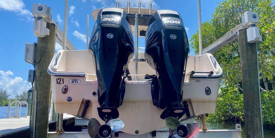 Grady-White Freedom 275