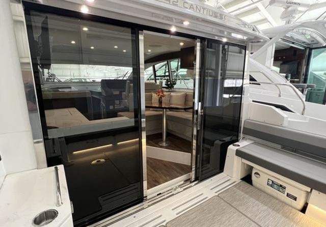 Cruisers Yachts 42 Cantius