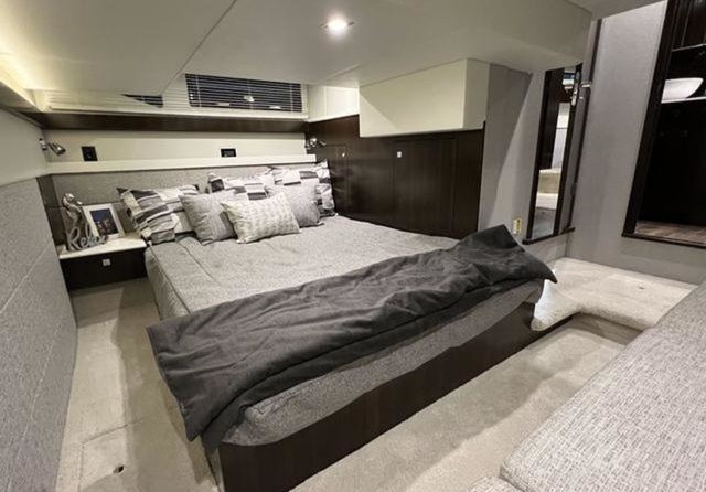 Cruisers Yachts 42 Cantius