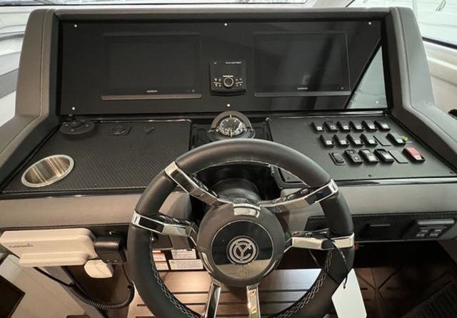 Cruisers Yachts 42 Cantius