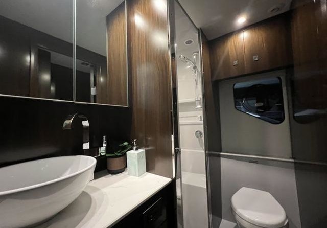 Cruisers Yachts 42 Cantius