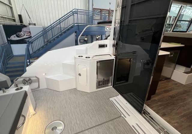 Cruisers Yachts 42 Cantius