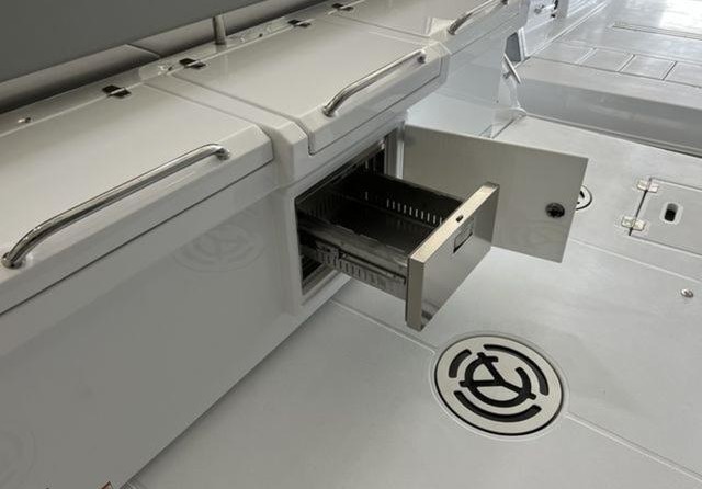 Cruisers Yachts 42 Cantius