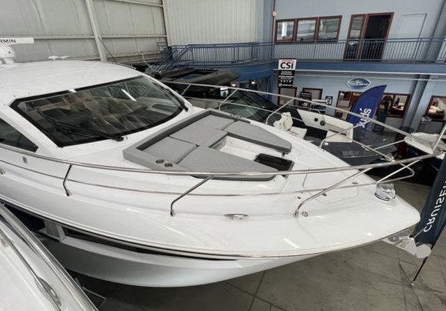 Cruisers Yachts 42 Cantius