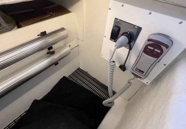 Cruisers Yachts 42 Cantius