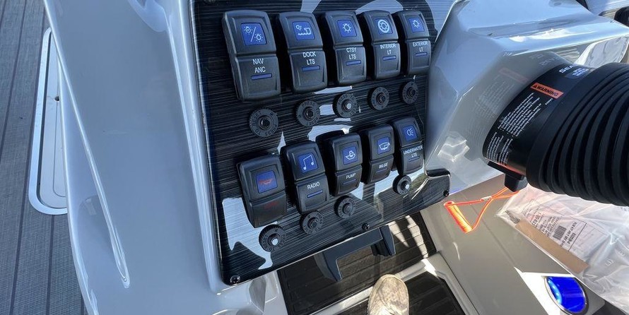 SunChaser 24 SB BUNK TRAILER 150HP