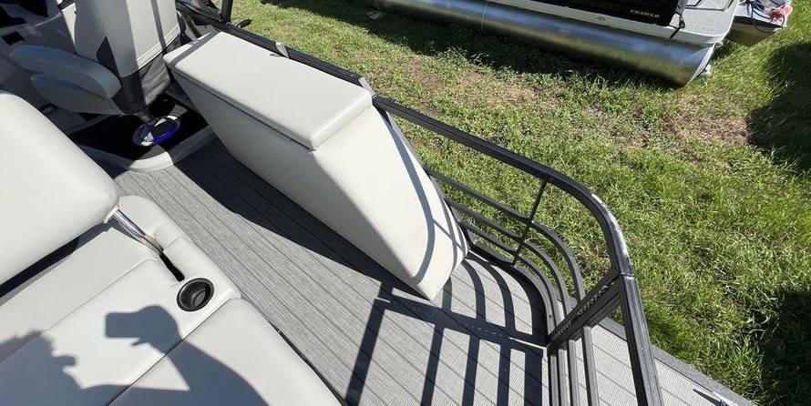 SunChaser 24 SB BUNK TRAILER 150HP