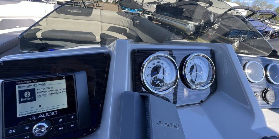 SunChaser 24 SB BUNK TRAILER 150HP