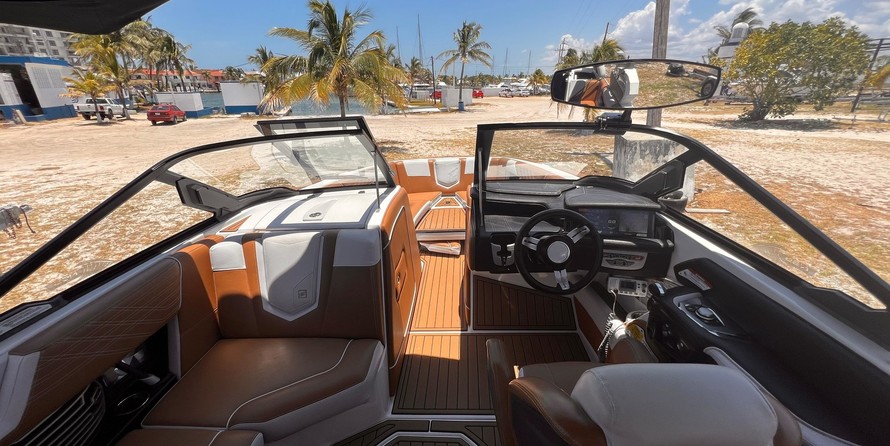 Super Air Nautique G23