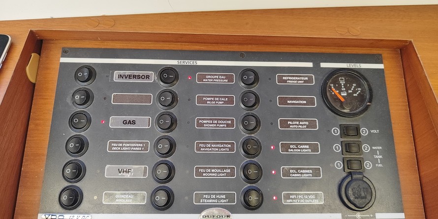 Dufour Grand Large 382