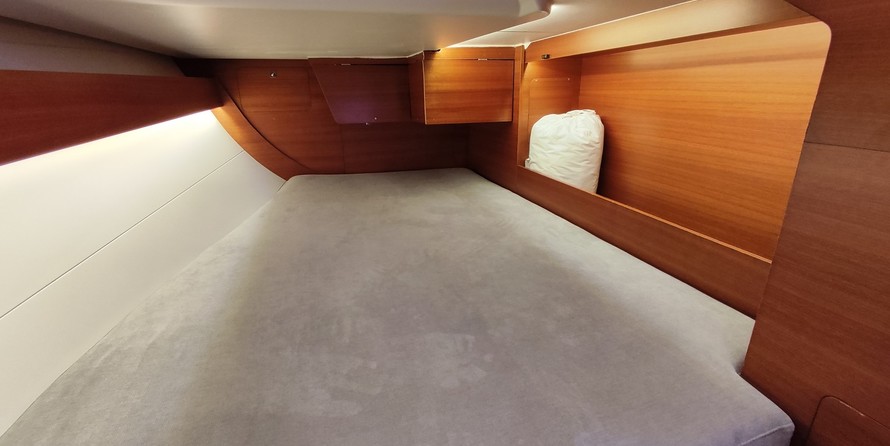 Dufour Grand Large 382