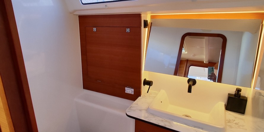 Dufour Grand Large 382